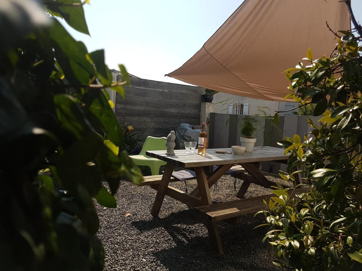 Gite Les Petits Poissons Verts Et Massages La Jarrie Exterior foto